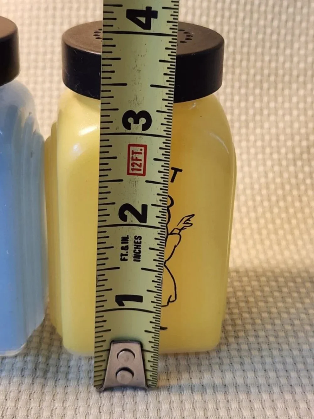 1930s McKee Roman Arch Salt Pepper Shakers Yellow/Blue Bakelite ZAY Lids J-37 - Picture 12 of 16